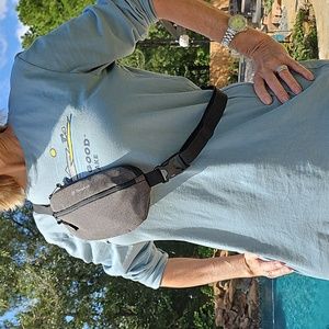 United Airlines Polaris First Class Travel Amenity Kit Pouch (NEW/UNSEALED)